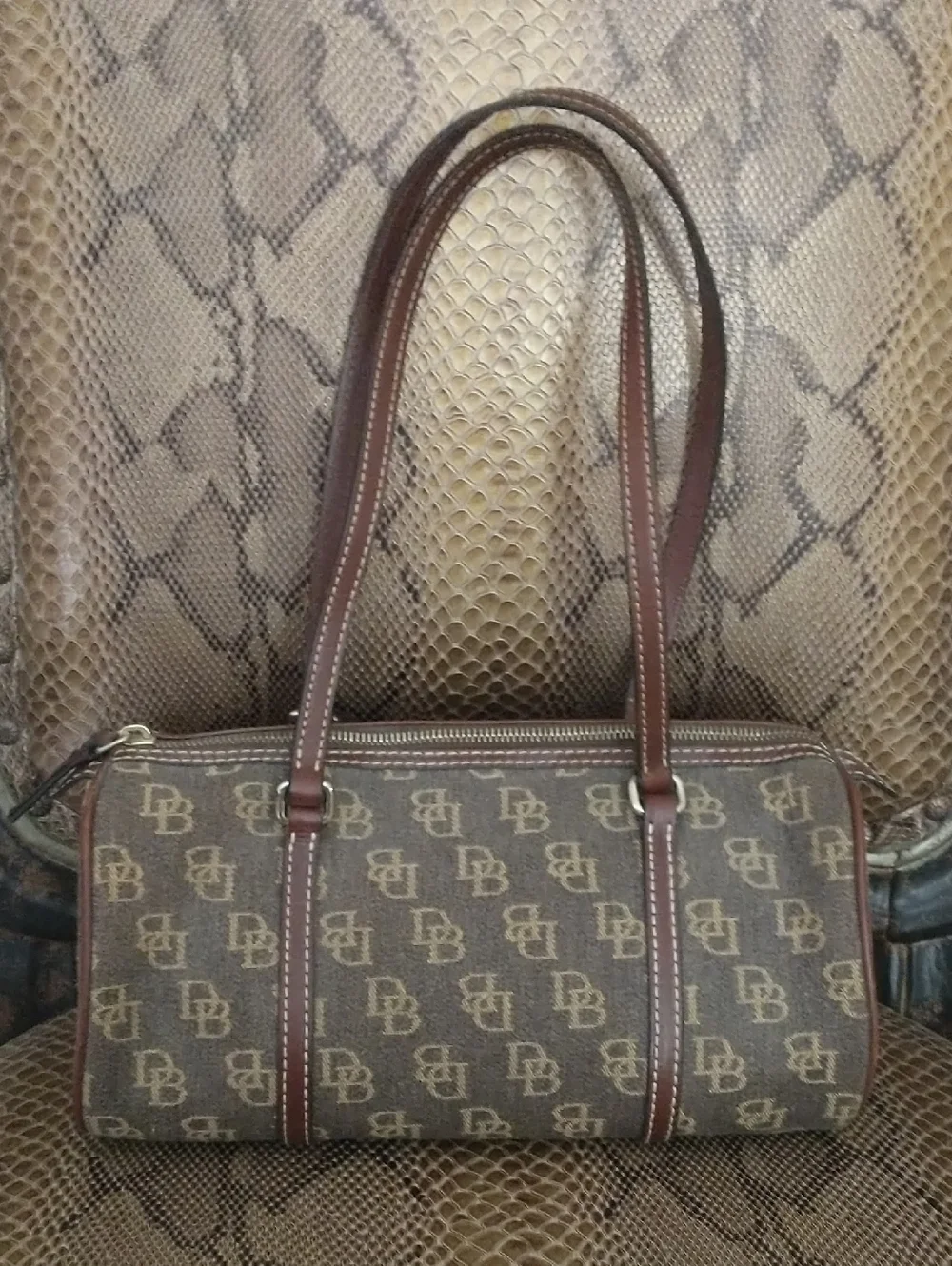 Dooney & Bourke Monogram Fabric Handbag 👜 - Picture 2 of 10